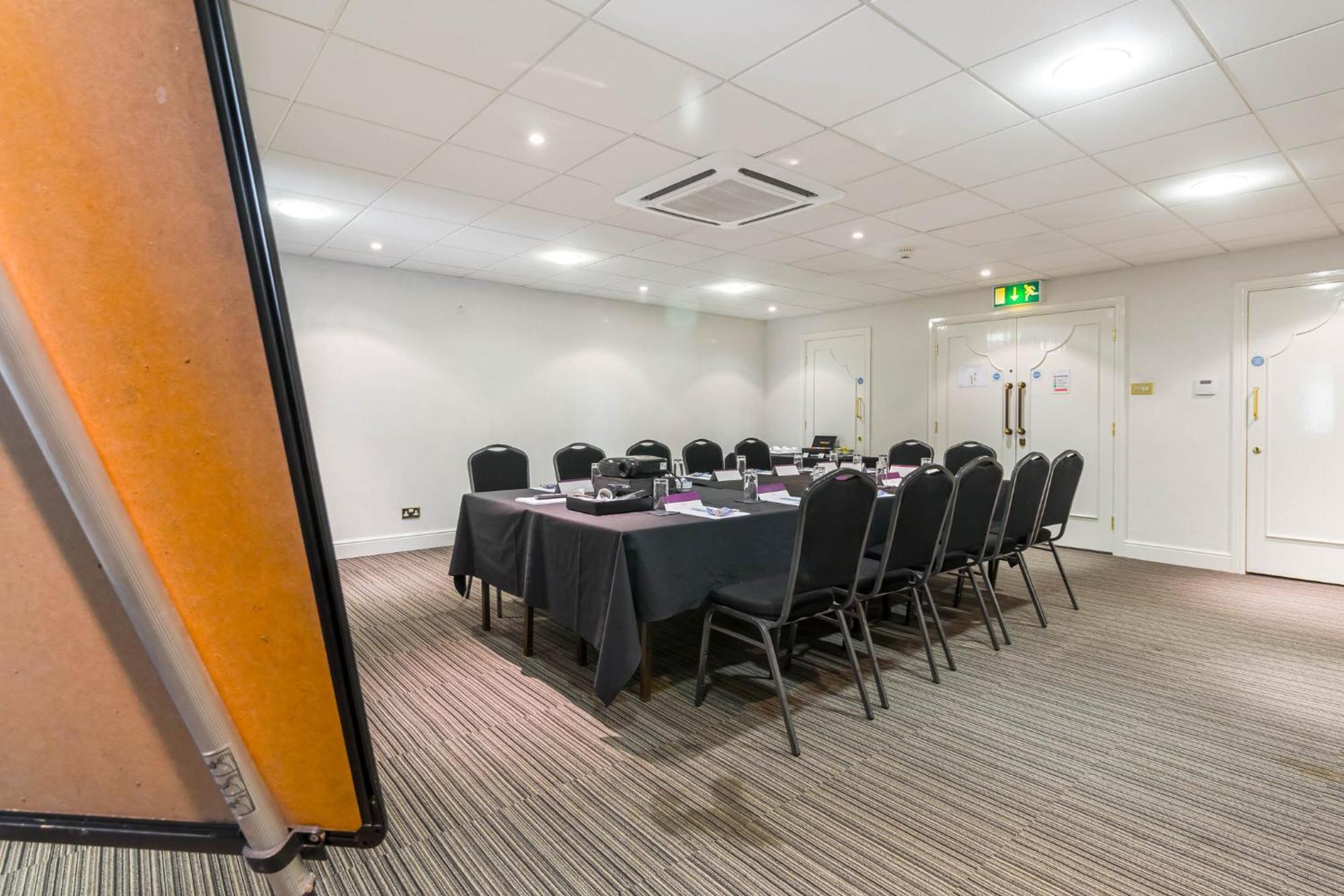 Garner Hotel Preston Samlesbury By Ihg Bagian luar foto